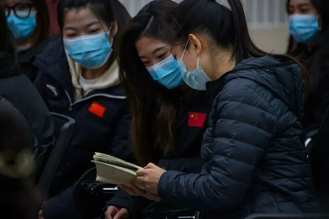 学习党的二十大精神｜大思政讲堂开讲啦！徐梦桃来讲第一课！