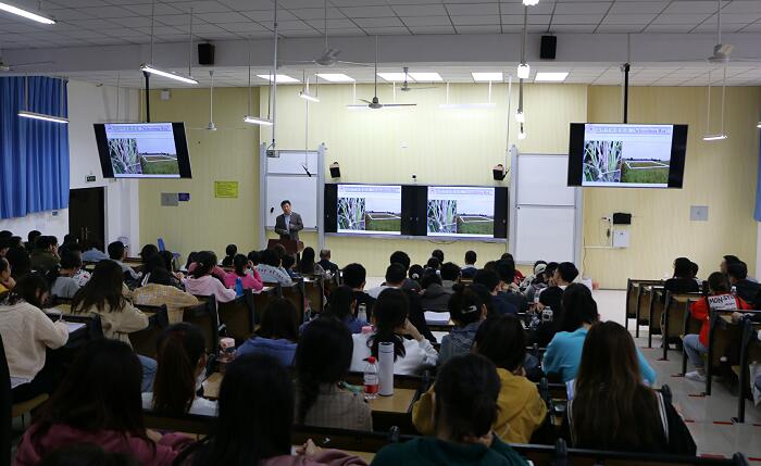 在海南大學期間,潘洪玉教授還與植物保護學院教師就國家